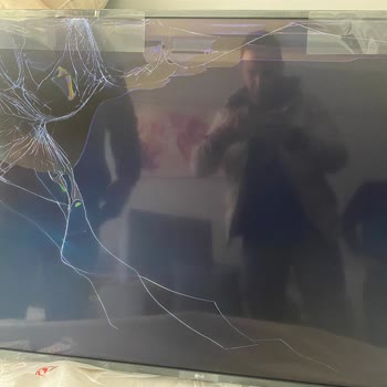 LG Kırık Ekranlı Sıfır Televizyonu Değişmiyor