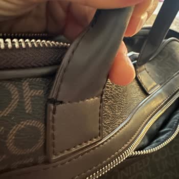 Benetton Çanta 3 Ay İçinde Paramparça Oldu Ve Şikayete Cevap Bile Yok!