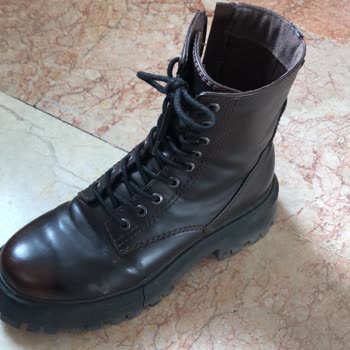 Stradivarius Yeni Botum 20 Günde Yırtıldı!