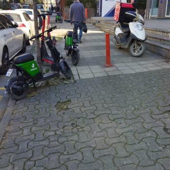Martı Tag Araçlarının Gelişi Güzel Kaldırımlara Bırakılması