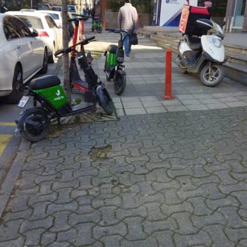 Martı Tag Araçlarının Gelişi Güzel Kaldırımlara Bırakılması