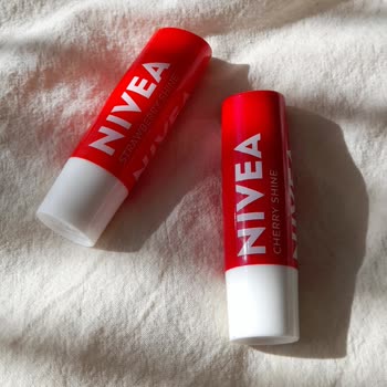 Nivea Lip Balm Yara Yaptı Kuruttu