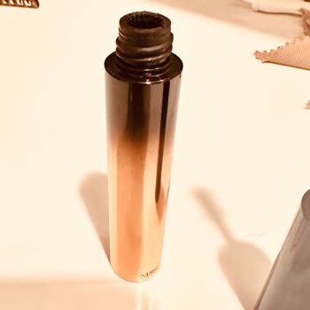 Sephora Online Sitesinde Kullanılmış Ürünleri Paketliyorlar