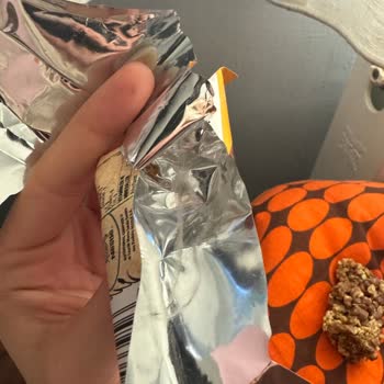 Nestle Nesfit Bar İçerisinden Çıkan Tüy Yumağı