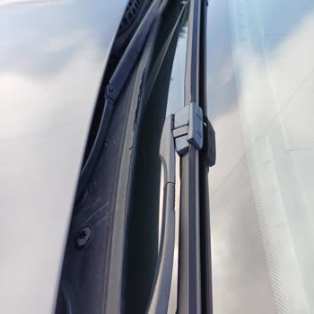 BMW Cam Fitili Ve Kapı İç Kolu Yıpranma