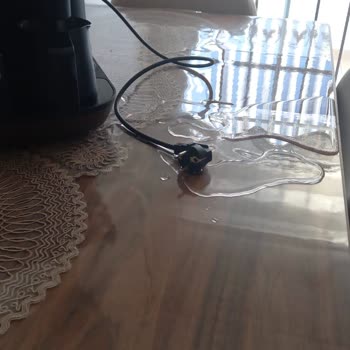 Arçelik 9661 Kahve Makinesi Su Kaçırıyor.