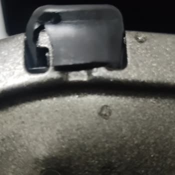 Yui Markası Silikon Parça İçin Para İstiyor!