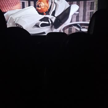 Pembe Köşk Sinemaları Çocuk Dostu Olmayan Salon Ve Tatsız Mısır