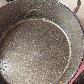 Kütahya Porselen Granit Tencere Kabuk Gibi Kalkıyor