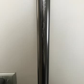 Dyson V15 Detect Absolute Borusunda Çizikler