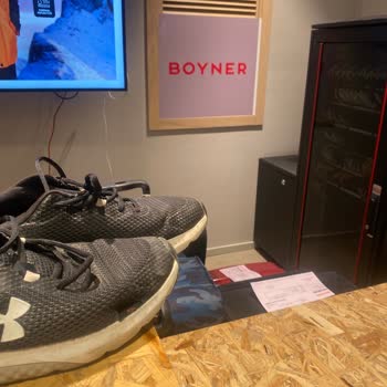 Under Armour Sattığı Ürünün Arkasında Değil