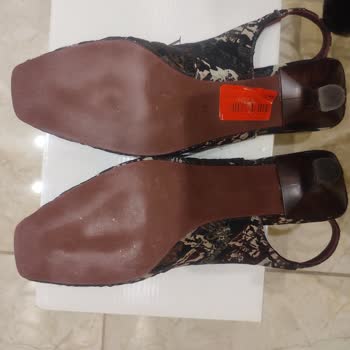 Yargıcı Tabanı Aşınmış Ayakkabı Gönderimi