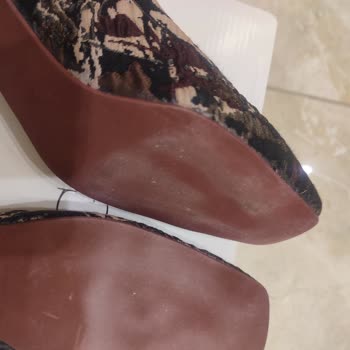 Yargıcı Tabanı Aşınmış Ayakkabı Gönderimi