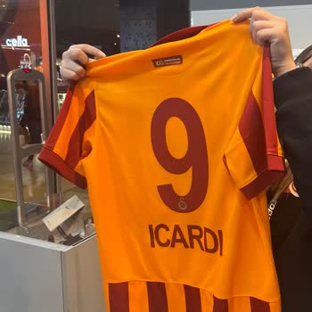 GS Store İsteğim Dışındaki Yanlış Yazılı Üniformayı Verdi