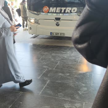 Metro Turizm Metro Şoförü Araçta Sigara İçti
