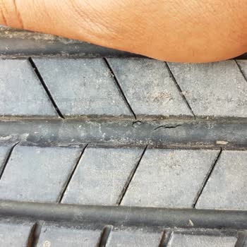 Bridgestone Lastiklerin Özenle Ve Az Kullanıldığı Halde Yarılması
