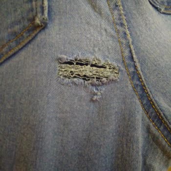 LC Waikiki'den Aldığım Pantolonun 4 Ayda Yırtılması