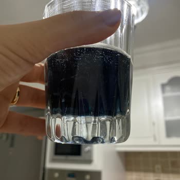 Kızılay Maden Suyu Farklı Renkte Aynı Ürün