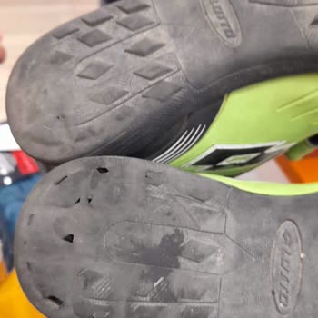 Lotto Marka Krampon Ayakkabını 2 Ayda Yırtılması Ve Aşınması