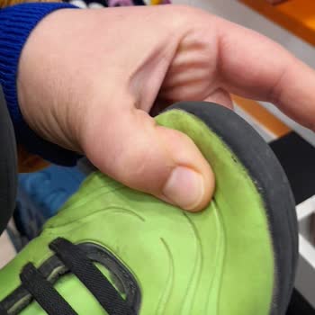 Lotto Marka Krampon Ayakkabını 2 Ayda Yırtılması Ve Aşınması