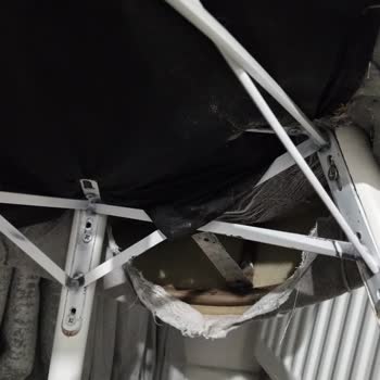 Kristal Evim Sandalye Nin Kalitesizliği