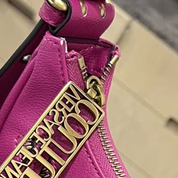 Versace Jeans Çanta Derisi Soyuluyor!