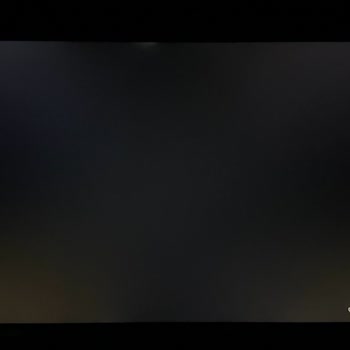 Hepsiburada Kusurlu Laptop Ekranında Bulunan Işık Sızmaları