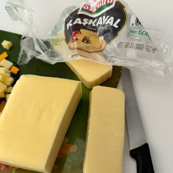 BİM'DE Satılan Özgüllü Kaşarda Margarin Parçaları Çıktı!