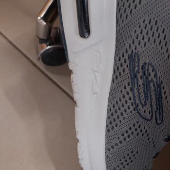 Intersport Ayakkabının Deforme Olması Ve Koku Yapması