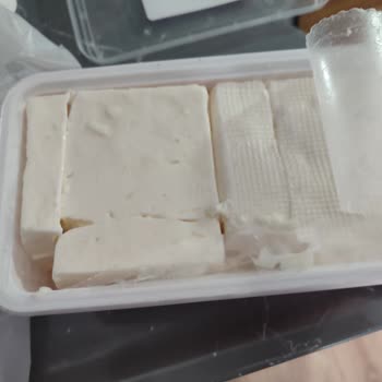 Ekici Peynir Lokum Kıvamında Beyaz Peynir Ekşi Koku Ve Tat
