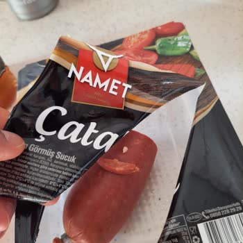 Namet Sucuğun İçinden Kıl Ve Kemik Çıktı.