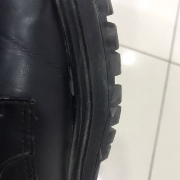 Pull and Bear Yüksek Fiyat, Düşük Kalite: 2 Giyimde Açılan Bot