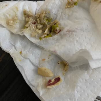 Seyidoğlu Gıda Seyidoğlu Helvasından Antep Fıstığı Kabuğu Çıkması