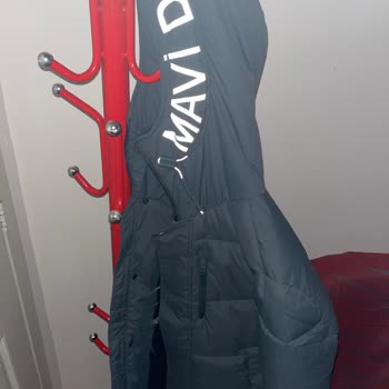 Mavi Ürün Değiştirilmedi Ve Gergin Yönetici