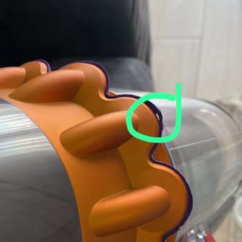 Dyson V15 Vacuum Stuck in Repair Cycle with Mismatched & Damaged Parts!