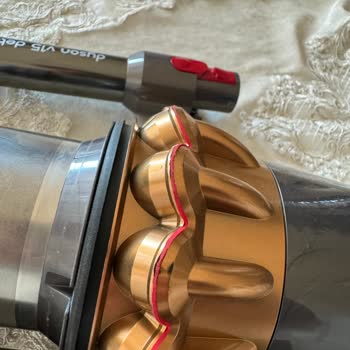 Dyson V15 Vacuum Stuck in Repair Cycle with Mismatched & Damaged Parts!