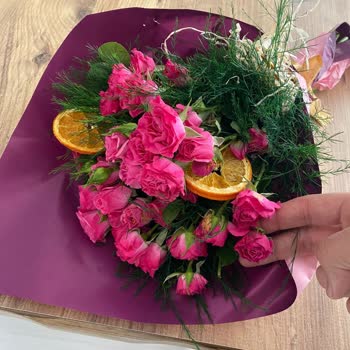 Taze Çiçek (tazecicek.com) Tazecicek Resimlerdeki Çiçeği Göndermiyor.