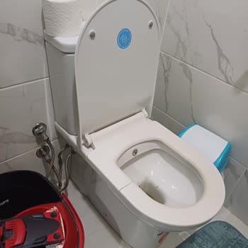 Kale Seramik İdea 2.0 Klozet Kapağı Oturma Esnasında Kırıldı.