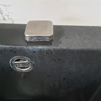 Siyah Teka Granit Evyemde Beyaz Lekeler Bir Türlü Çıkmıyor!?