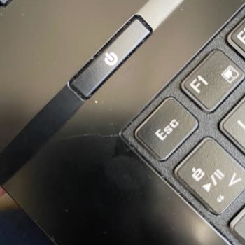 Monster Notebook Ekran Ve Kasa Ürün Kalitesizliği