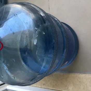 Hayat Suyun İnsan Sağlı İle Oynayan Damacanaları