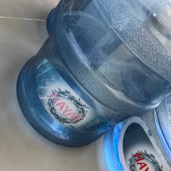 Hayat Suyun İnsan Sağlı İle Oynayan Damacanaları