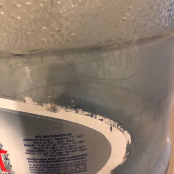 Hayat Suyun İnsan Sağlı İle Oynayan Damacanaları