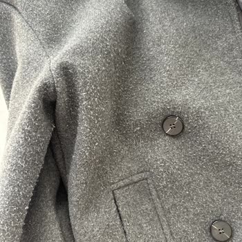 Zara Kaban Birkaç Giymede Tülerdi