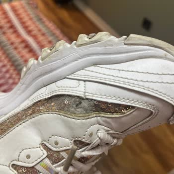 Skechers Etichet Sport! Ürünlerinizin Arkasında Durun!