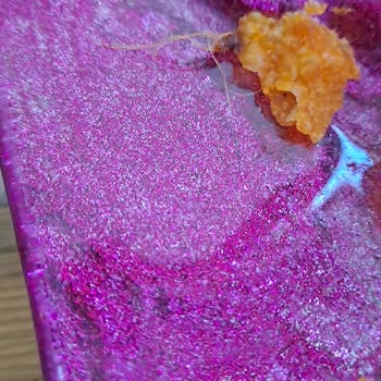 Lays'in Baharatlı Cipsinin İçinden Böcek Ayağına Benzer Bir Şey Çıktı