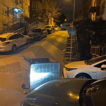 Maltepe Belediyesi Cihadiye Yokuşlarında Çöp Konteyner Kazası