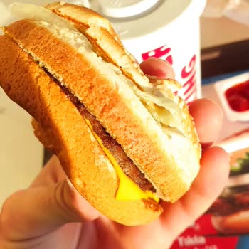 Burger King Tavuk Yerine Ekmek Parçası Konulmuş