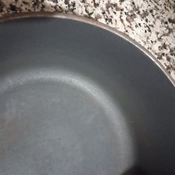 Lava Marka Döküm Tencere Paslandı.