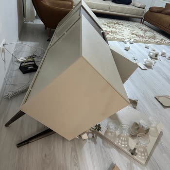 Saltanat Mobilya Mağdur Etmekten Başka Bir Şey Yapmıyorlar